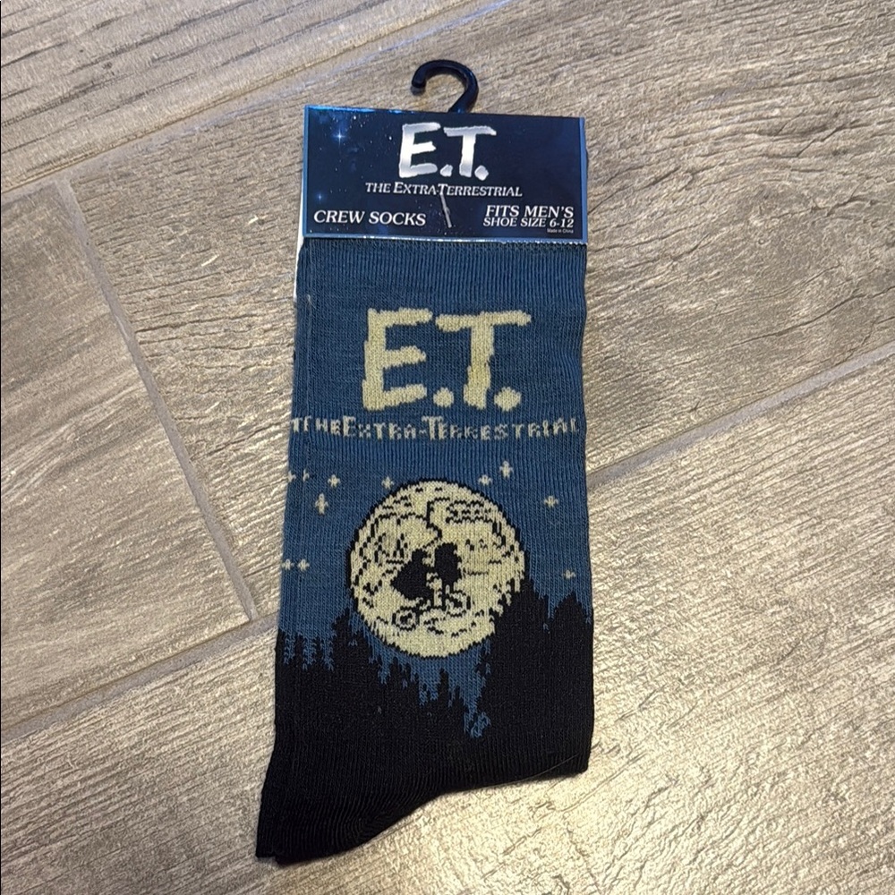 Free with bundle The extra-terrestrial socks
